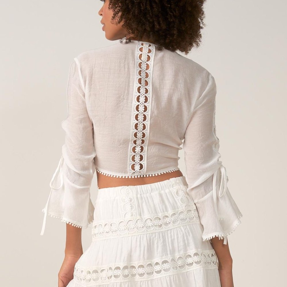 Elan Crochet Tie Front Crop Top White lightweight bell sleeve tie front. Size L - Picture 3 of 12